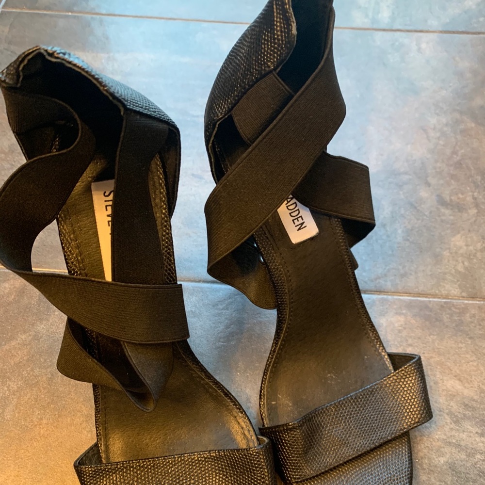 Steve Madden 5” heel. Black. Synthetic leather.